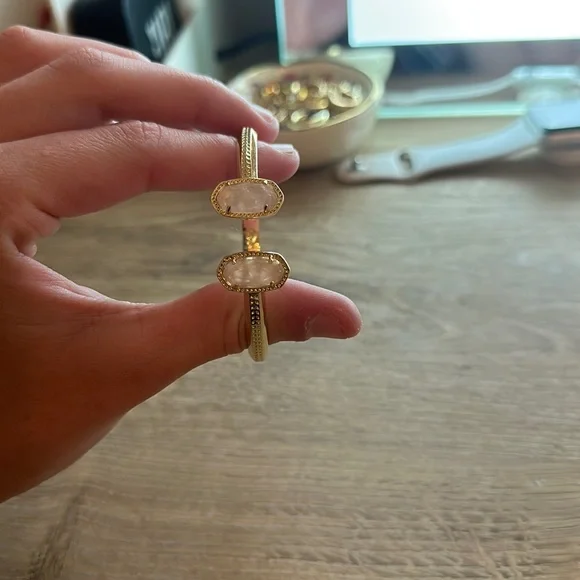 Kendra Scott Elton gold cuff bracelet in rose quartz - Main Image